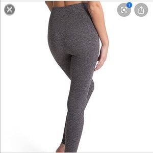 Spanx love your assets leggings